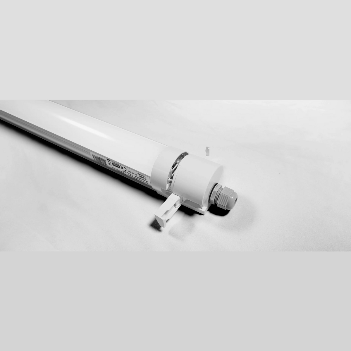 LED tri-proof armatuur 600mm 18W - productfoto 9