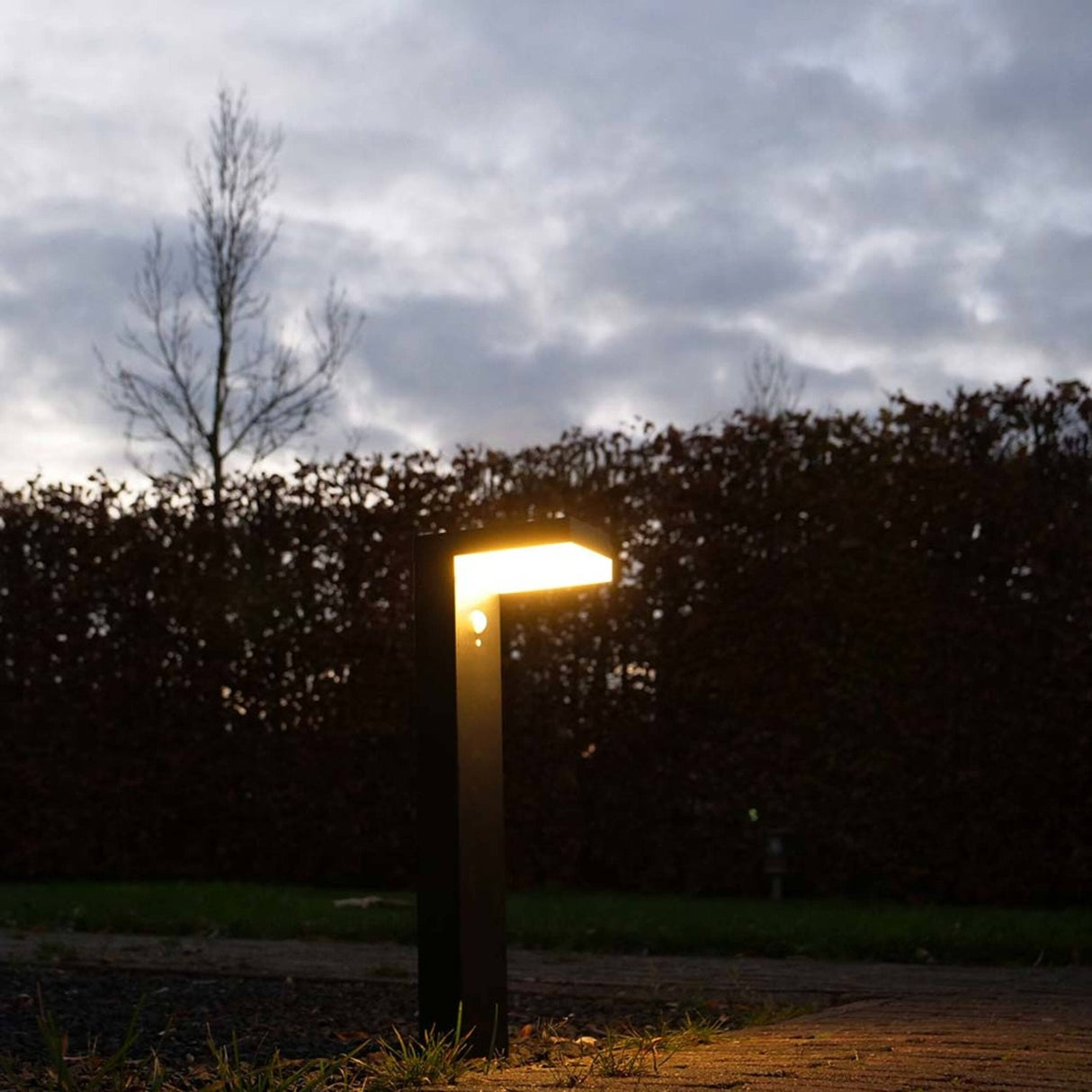 LED Solar Tuinlamp 600 lumen - Warmwit 2700K - Bewegingssensor - IP44 - RVS - Zwart