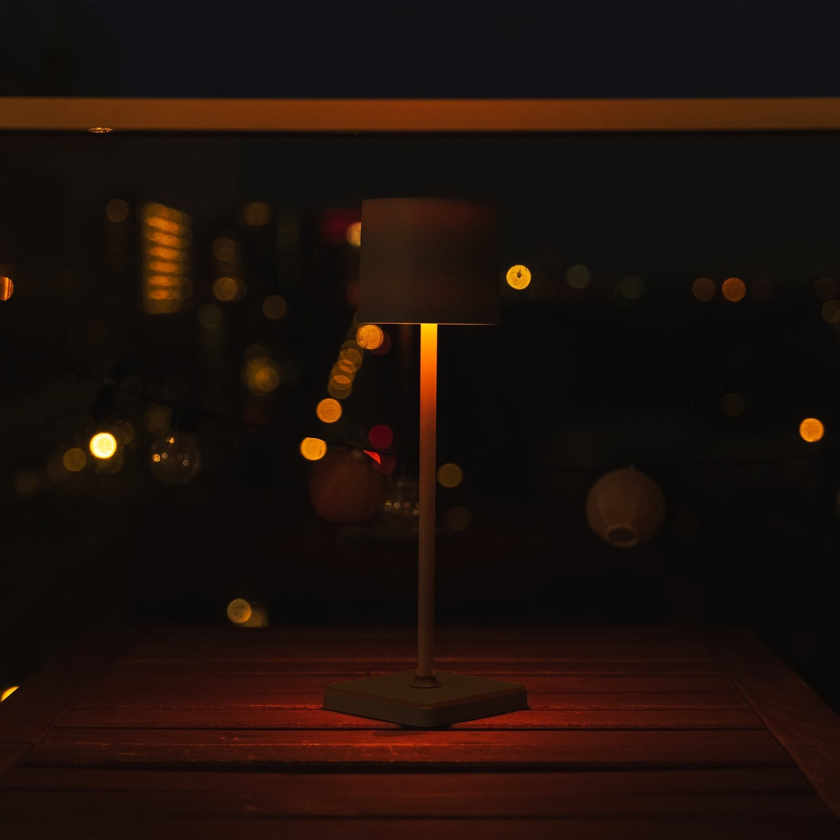 LED Tafellamp 175 lumen - Oplaadbaar - Dimbaar - 3 Lichtkleuren - IP54 - Zwart