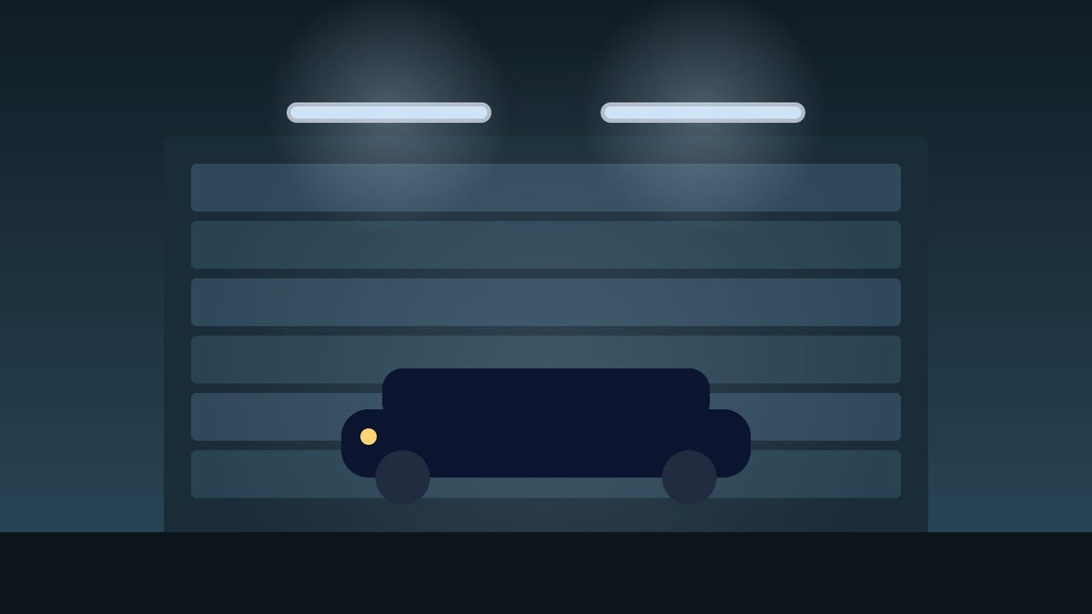 Garage met LED TL-armaturen boven de garagedeur