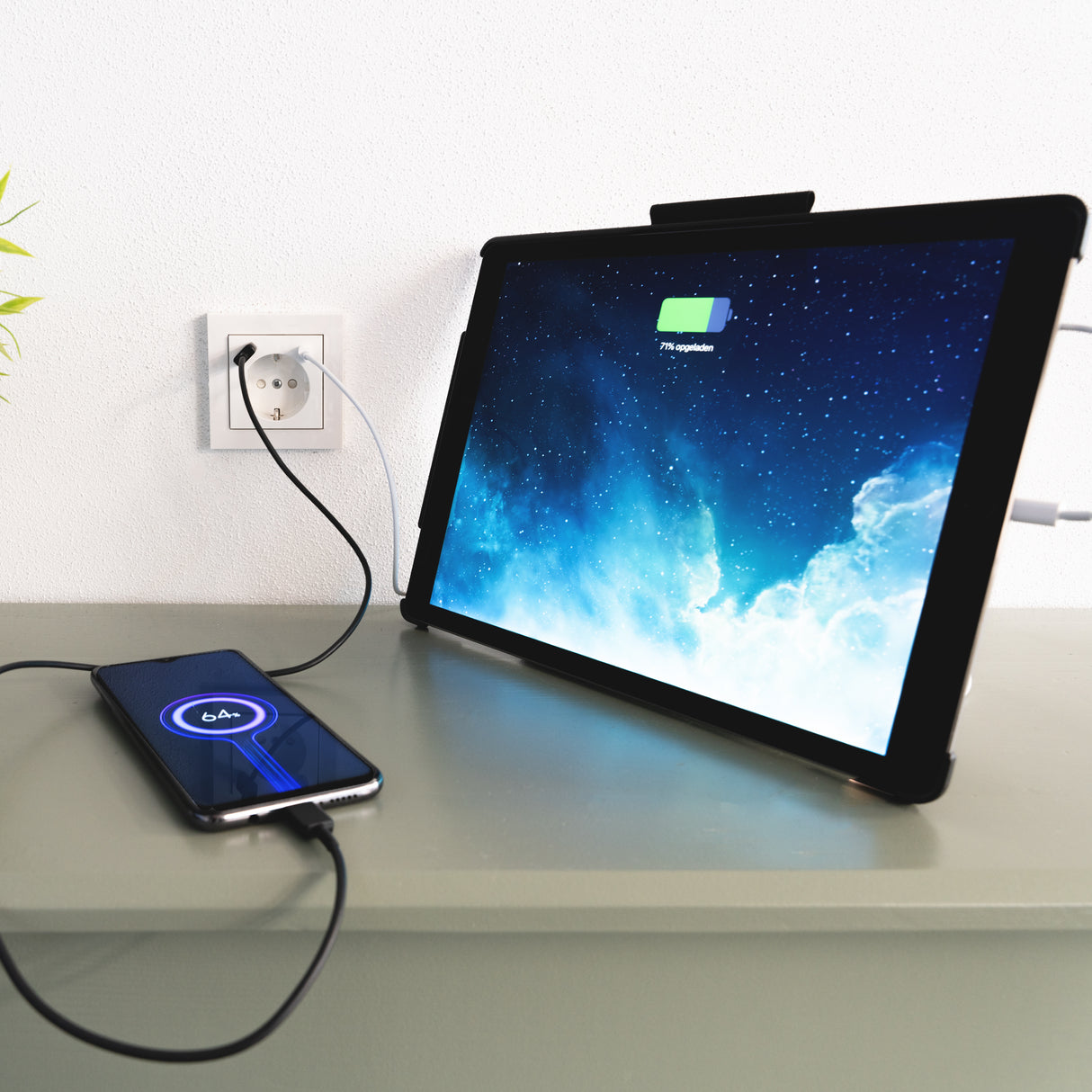 Prise murale avec chargeur rapide USB-C et USB-A - 3680 W - universelle 55 x 55 mm - Blanche