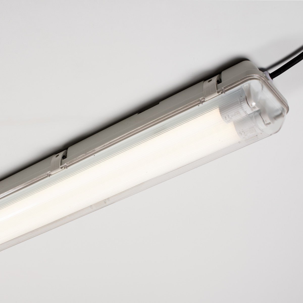 LED Vochtbestendig Armatuur met Sensor 120cm 4200 Lumen - 28W - Koelwit 4000K - IP65 - 2 stuks