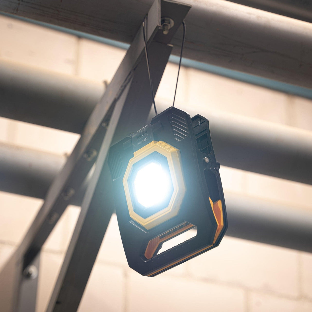LED Accu werklamp 1500 lumen - Daglichtwit 6000K - Oplaadbaar - Dimbaar - IP54 - Magneet - IK07