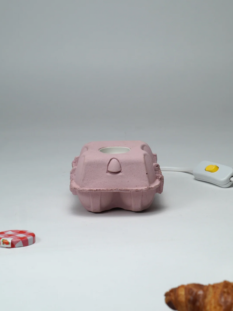 EggboxLAMP Rosé van Egglamp met een kleurrijke uitstraling en unieke eierdoosvorm