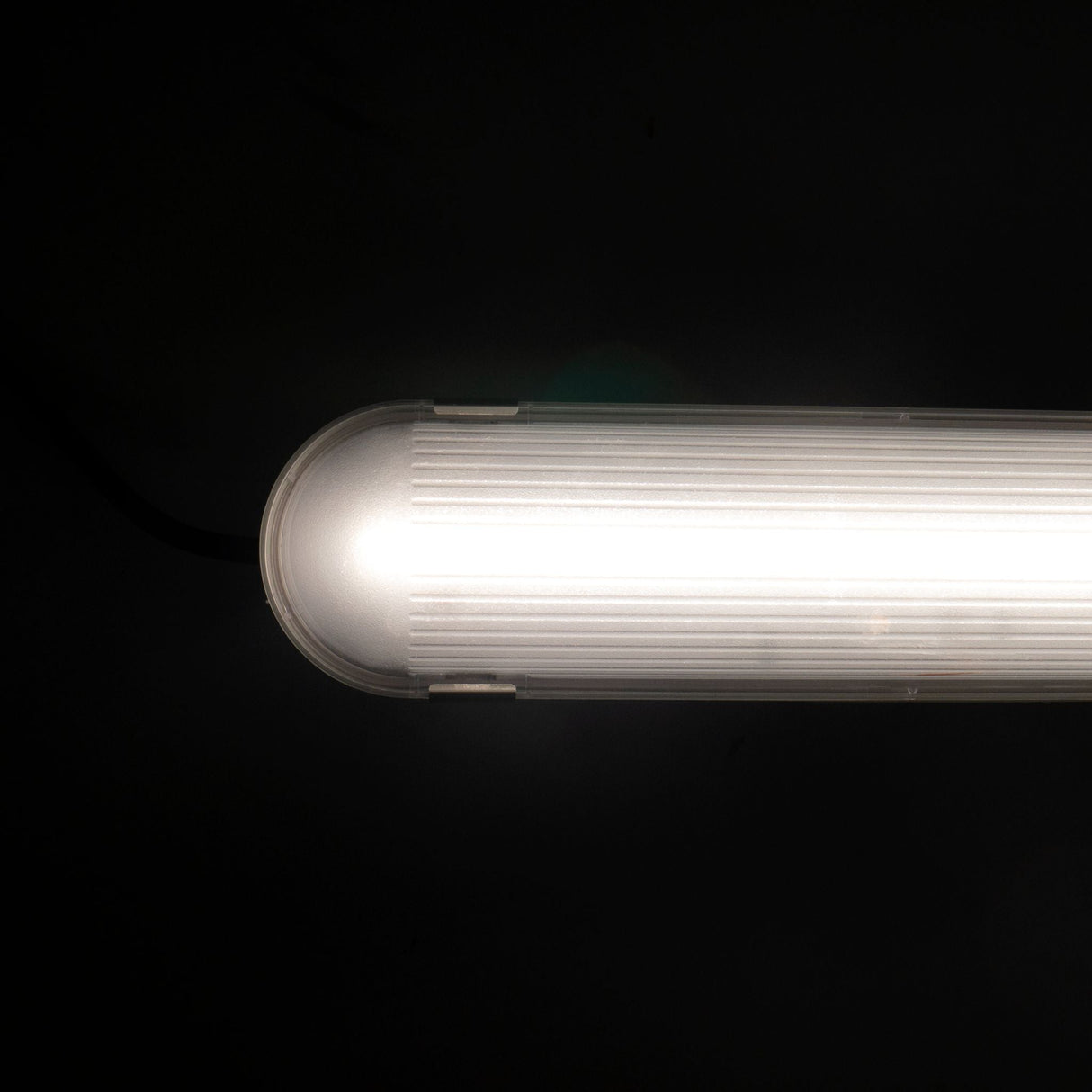Luminaire LED pour tube fluorescent Pro IP65 5400 lumen - 30W - Blanc froid 4000K - 120cm - étanche - avec boucle de suspension