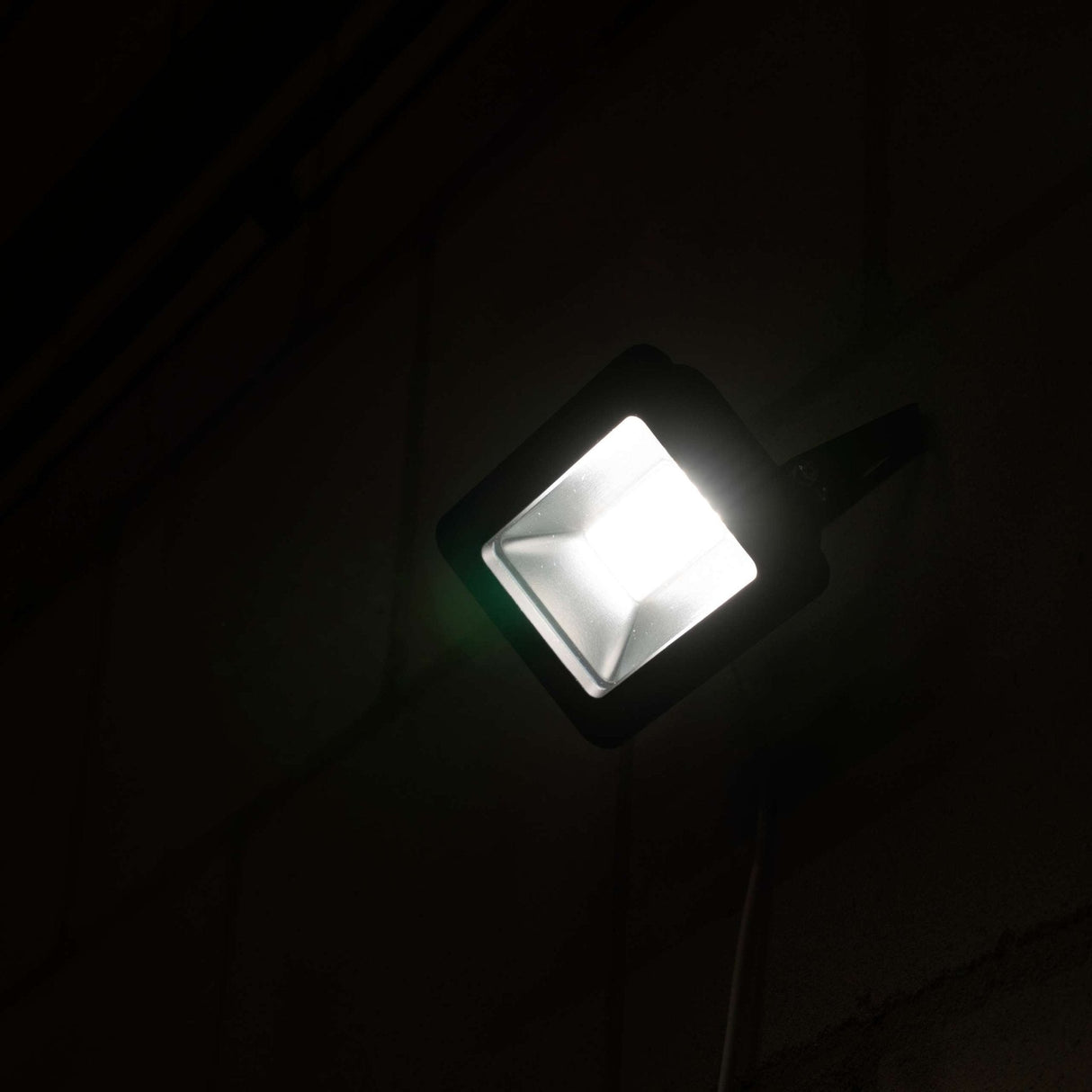 LED Schijnwerper 2200 lumen - 20W - Koelwit 4000K - IP65 Waterdicht