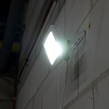 LED schijnwerper koelwit 4000K - 30W 3300 lumen - IP65 waterdicht - wit