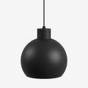 Suspension LED sphérique noire de Studio Monton, à l’aspect moderne et élégant