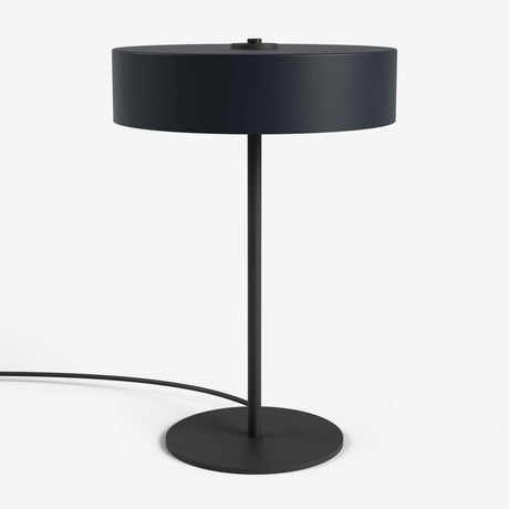 Studio Monton moderne tafellamp in zwart met cilindervormige kap en metalen voet