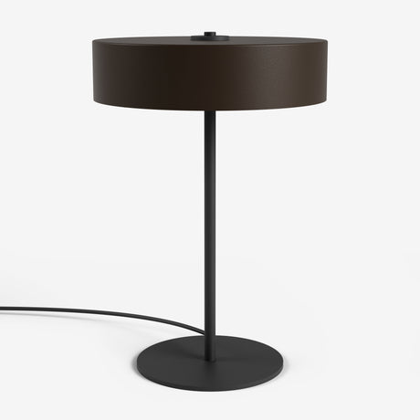 Moderne Studio Monton tafellamp met een ronde bronzen kap en een slanke zwarte voet