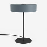 Studio Monton tafellamp met ronde grijze kap en zwart metalen voet voor moderne interieurs