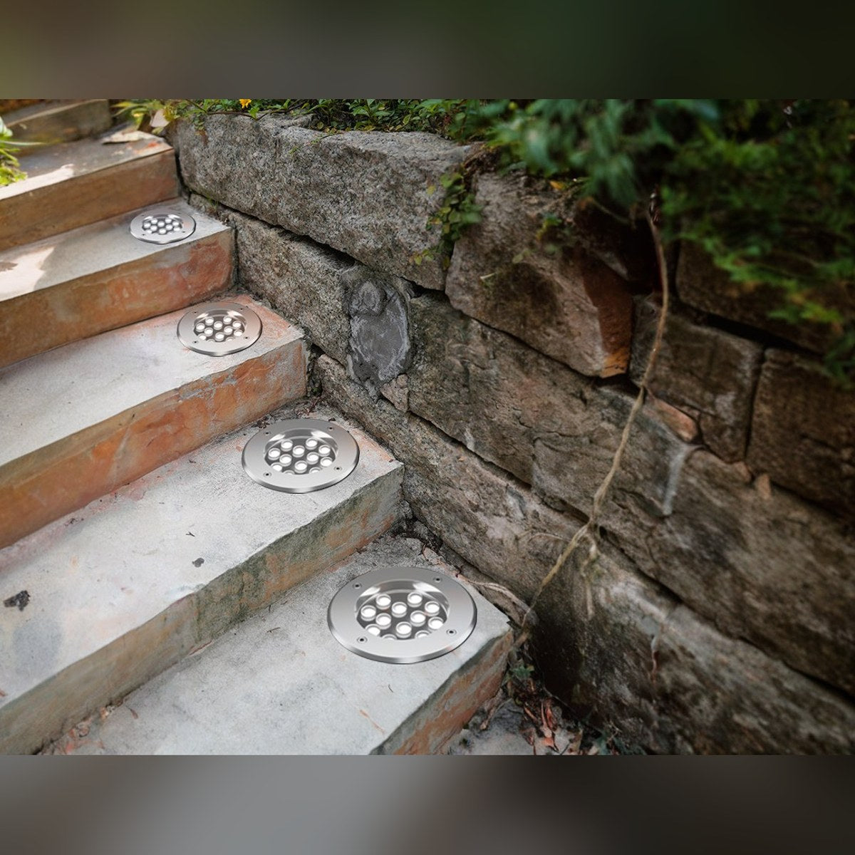 LED grondspots ingebouwd in stenen traptreden
