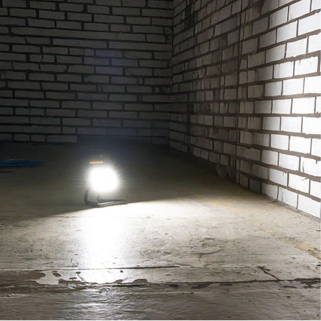 LED's Work 20W LED Bouwlamp oplaadbaar 2000 - Werkt draadloos op accu - Stof- en waterdicht - koelwit 4000K