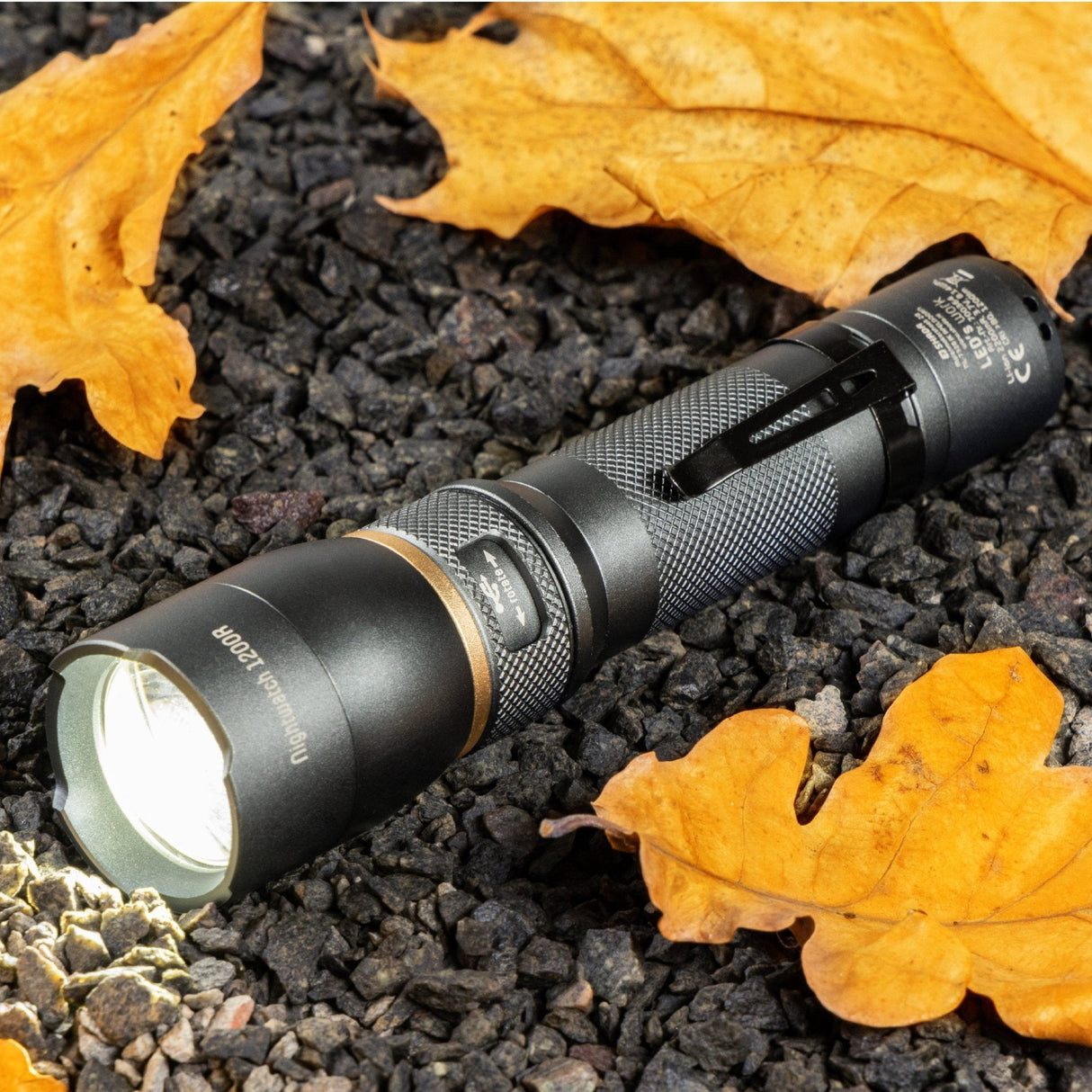 LED zaklamp oplaadbaar USB-C koelwit 5000K - 1200 lumen - IPX7 waterdicht dimbaar - zoomfunctie