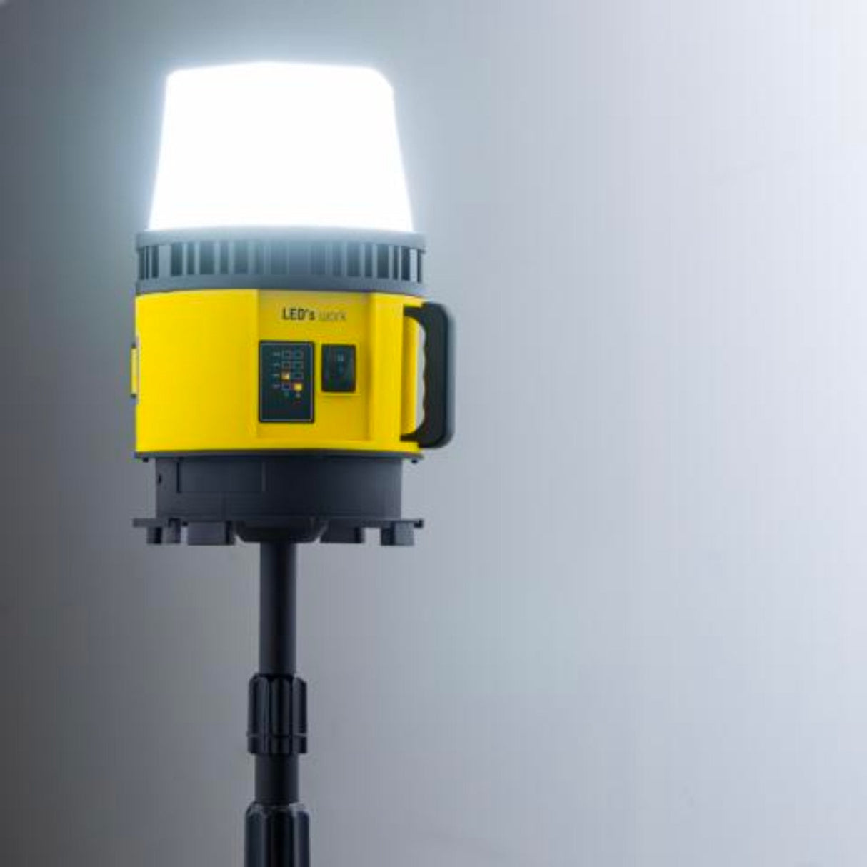 LED Accu Werklamp 8400 lumen - Koelwit 5000K - 18V Draadloos - 360° Verlichting - Dimbaar - IP55 Waterdicht