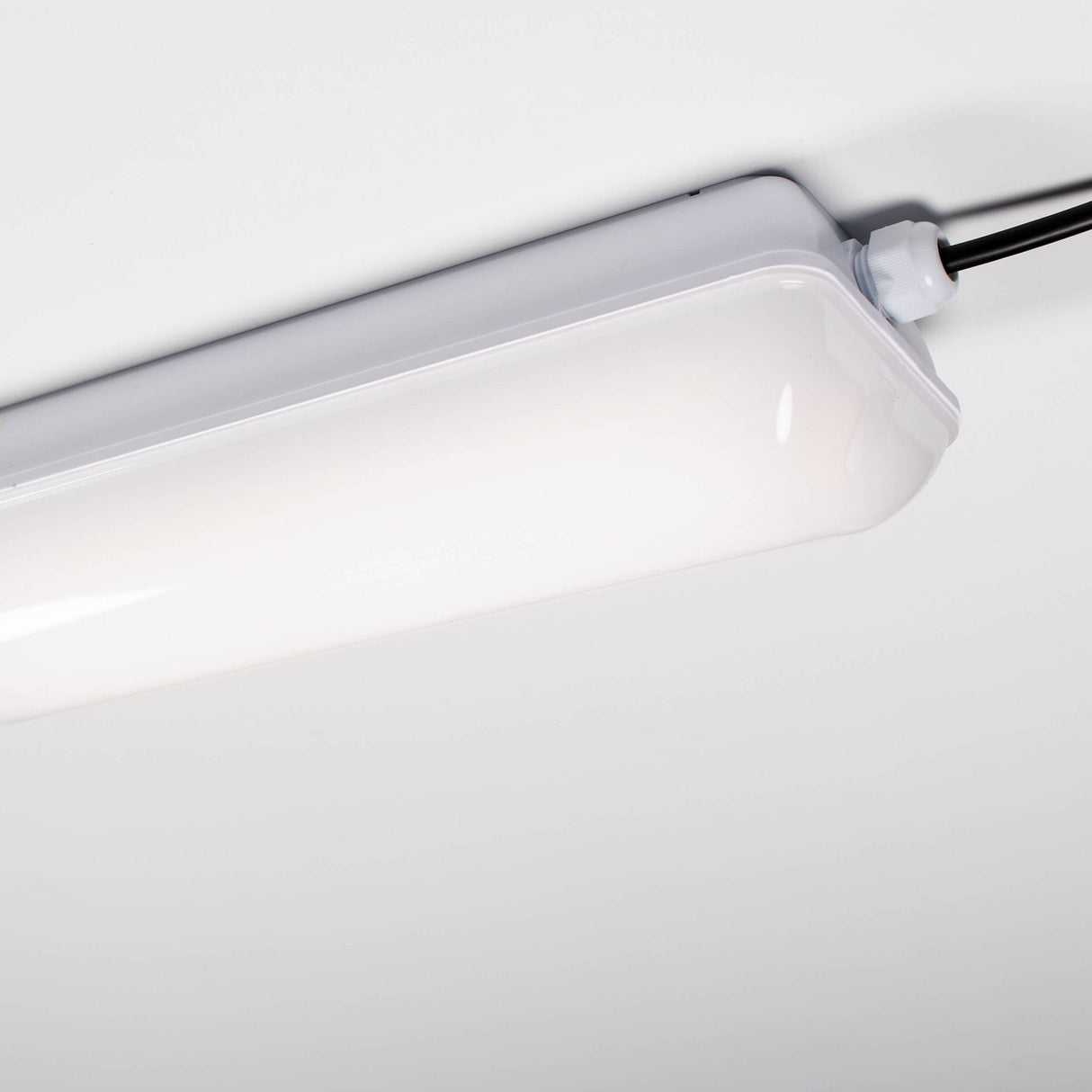 LED Vochtbestendig armatuur met strip - 1000 lumen - 11W - Warmwit 3000K/Koelwit 4000K/Daglichtwit 6500K - IP65 - IK09