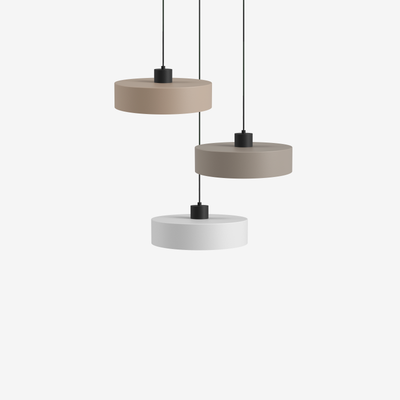 Suspension LED moderne à trois styles, en marron et blanc, parfaite pour les intérieurs contemporains.