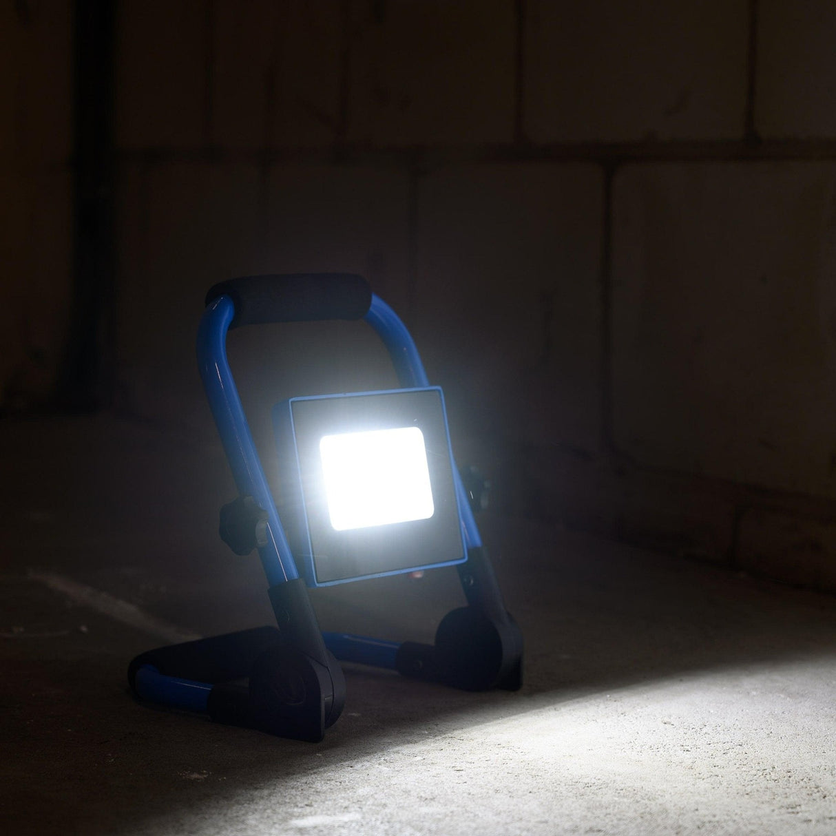 LED's Light Basic Werklamp 700 - Oplaadbaar met accu - Compact en opvouwbaar – IP54