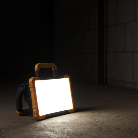 Accu Werklamp 1500 lumen - Hybride Oplaadbaar - Koelwit 5000K - Dimbaar - IP54 - USB
