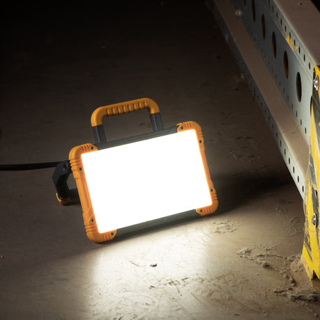 LED Werklamp 3200 lumen - 30W - Koelwit 5000K - Stopcontact - IP54 - IK08 - 5m Kabel