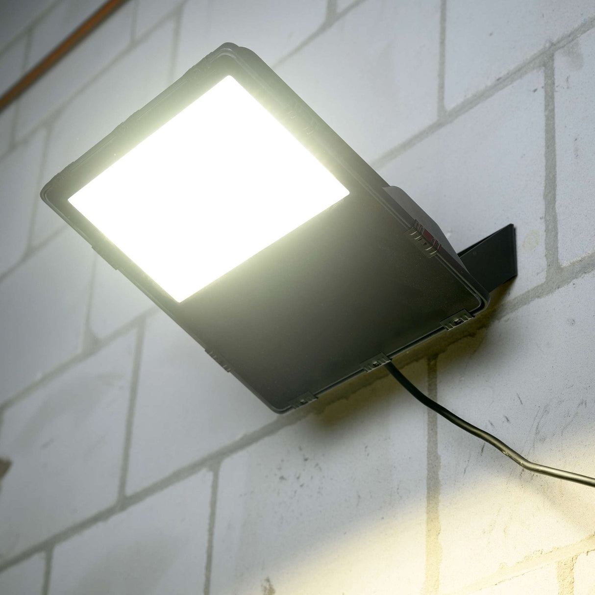 LED Schijnwerper 100W Koelwit - 16000 lumen - IP66 waterdicht - Zwart
