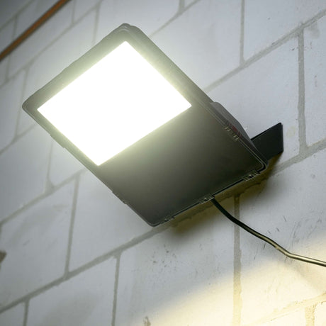 Projecteur LED 100W blanc froid - 16000 lumens - IP66 étanche - Noir