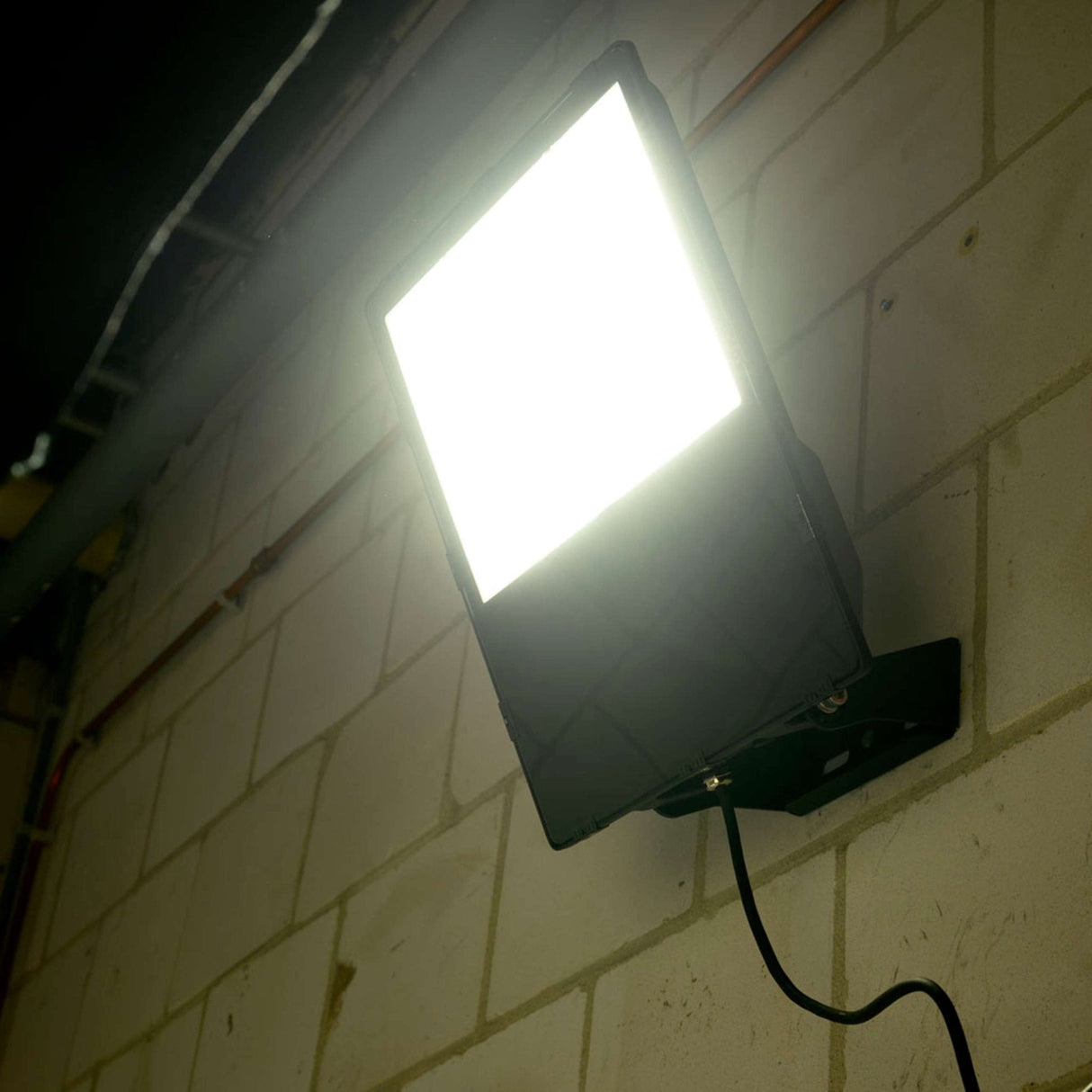 LED Schijnwerper 50000 lumen - 300W - Koelwit 4000K - IP66 Waterdicht - Cree - Zwart