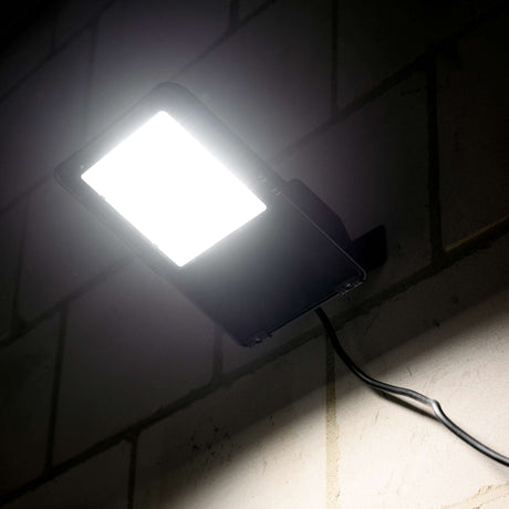 LED Schijnwerper 50W PRO - 7750 lumen - Koelwit 4000K - IP66 IK08 - Kantelbaar - Zwart