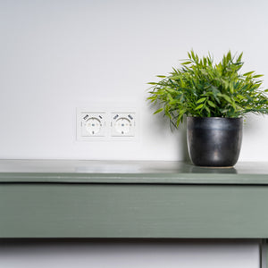 Prise murale ProCharge avec 2 chargeurs rapides USB - Universelle - Blanche - RAL9010