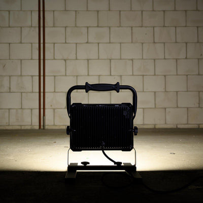 LED's Work Projecteur de chantier LED professionnel 13000 - Testé pour usage intensif - câble de 5 mètres - 150W - IP65