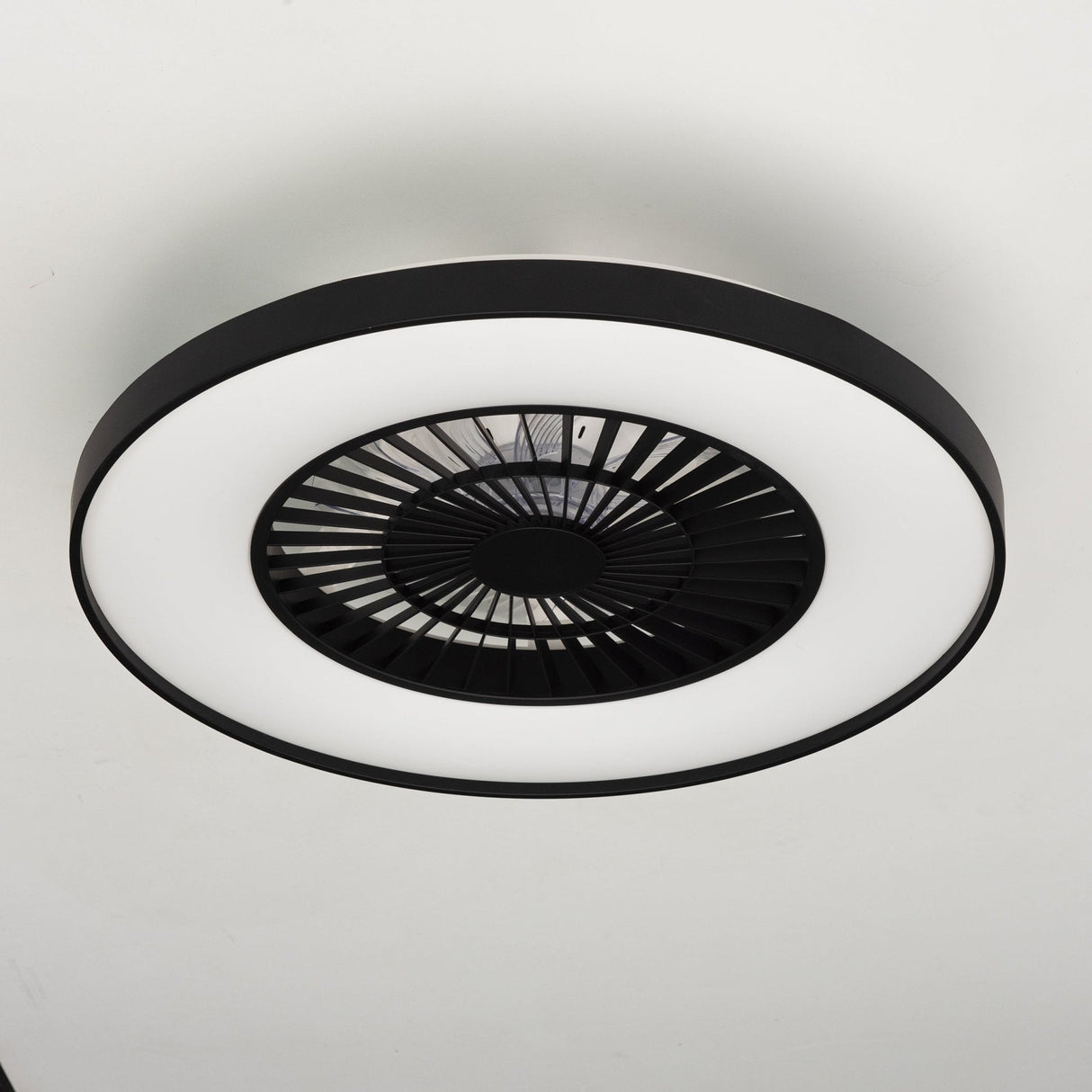 LED plafondventilator premium 4300 lumen - 37W - instelbaar 2000K-4000K - afstandsbediening - Lumileds - 60cm - zwart/wit
