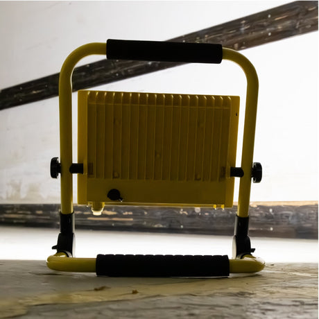Projecteur de chantier LED's Work 1400 - Pliable et orientable - Résistant à la poussière et à l'eau - 20W