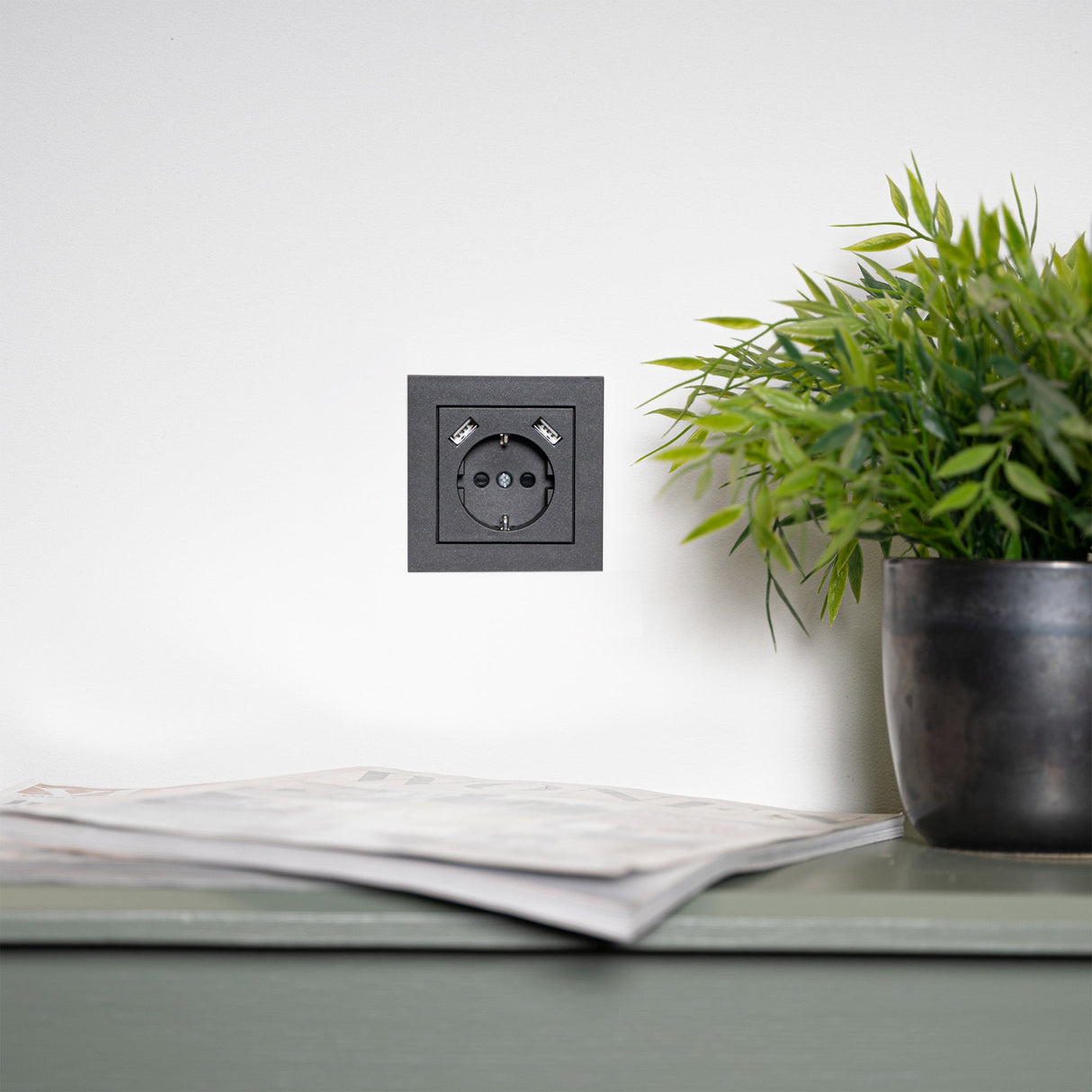 Plaque d’insertion Reflex pour prise murale avec 2 ports USB - noire