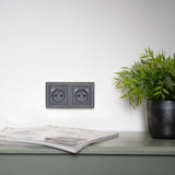 Plaque d’insertion Reflex pour prise murale avec 2 ports USB - noire