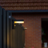 LED Solar Wandlamp 600 lumen - Warmwit 2700K - Bewegingssensor - IP44 - RVS - Vierkant - Zwart