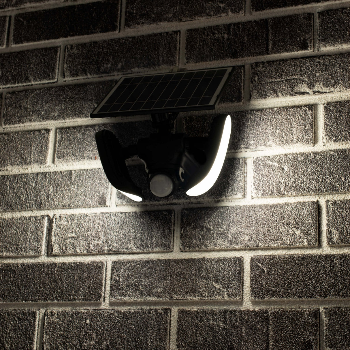 LED solar schijnwerper 1000 lumen - koelwit 5000K - bewegingssensor - afneembaar zonnepaneel - IP44 waterdicht - zwart - 230V