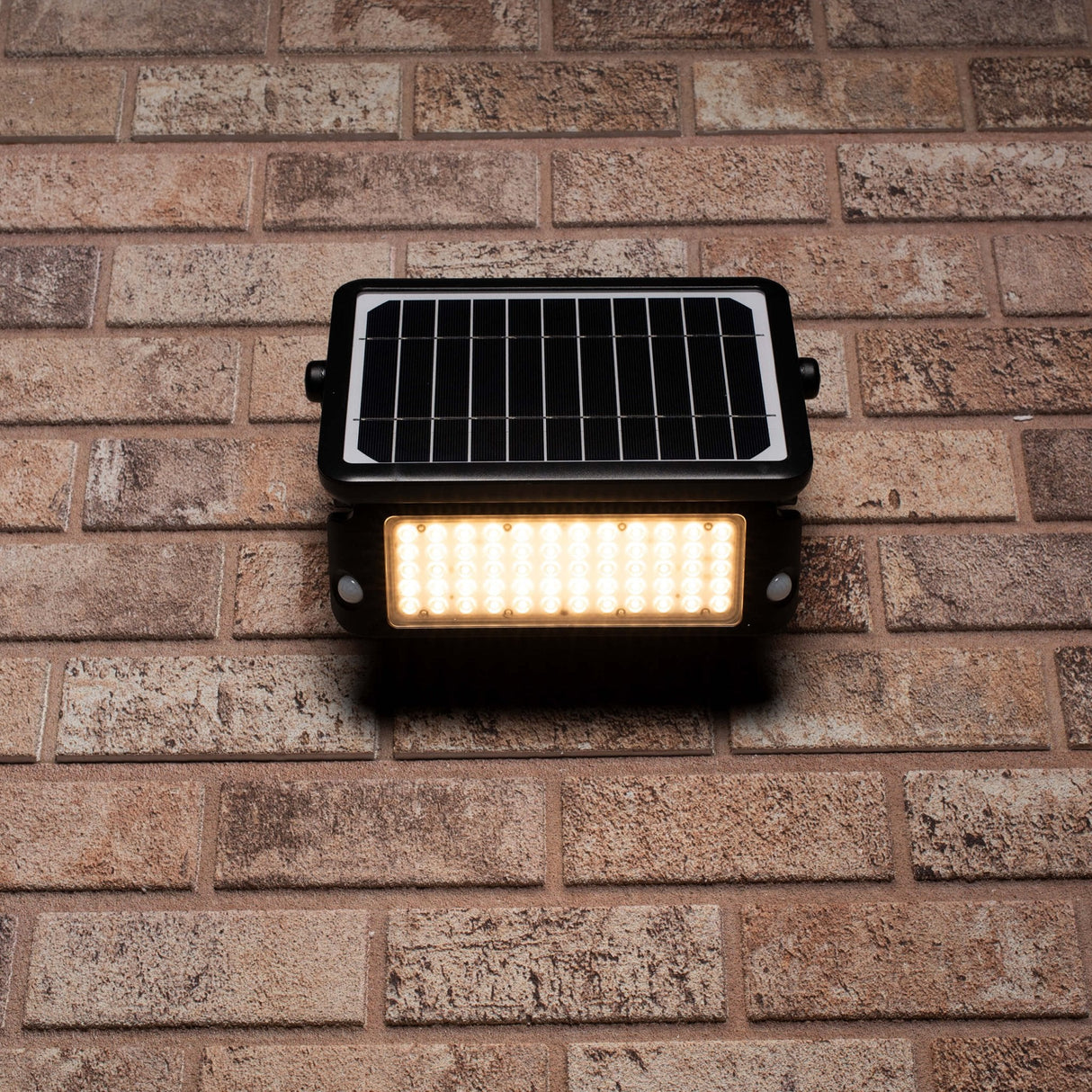 Solar LED Schijnwerper - 1080 Lumen - Bewegingssensor - Warmwit 3000K - IP65 - Draadloos - Zwart