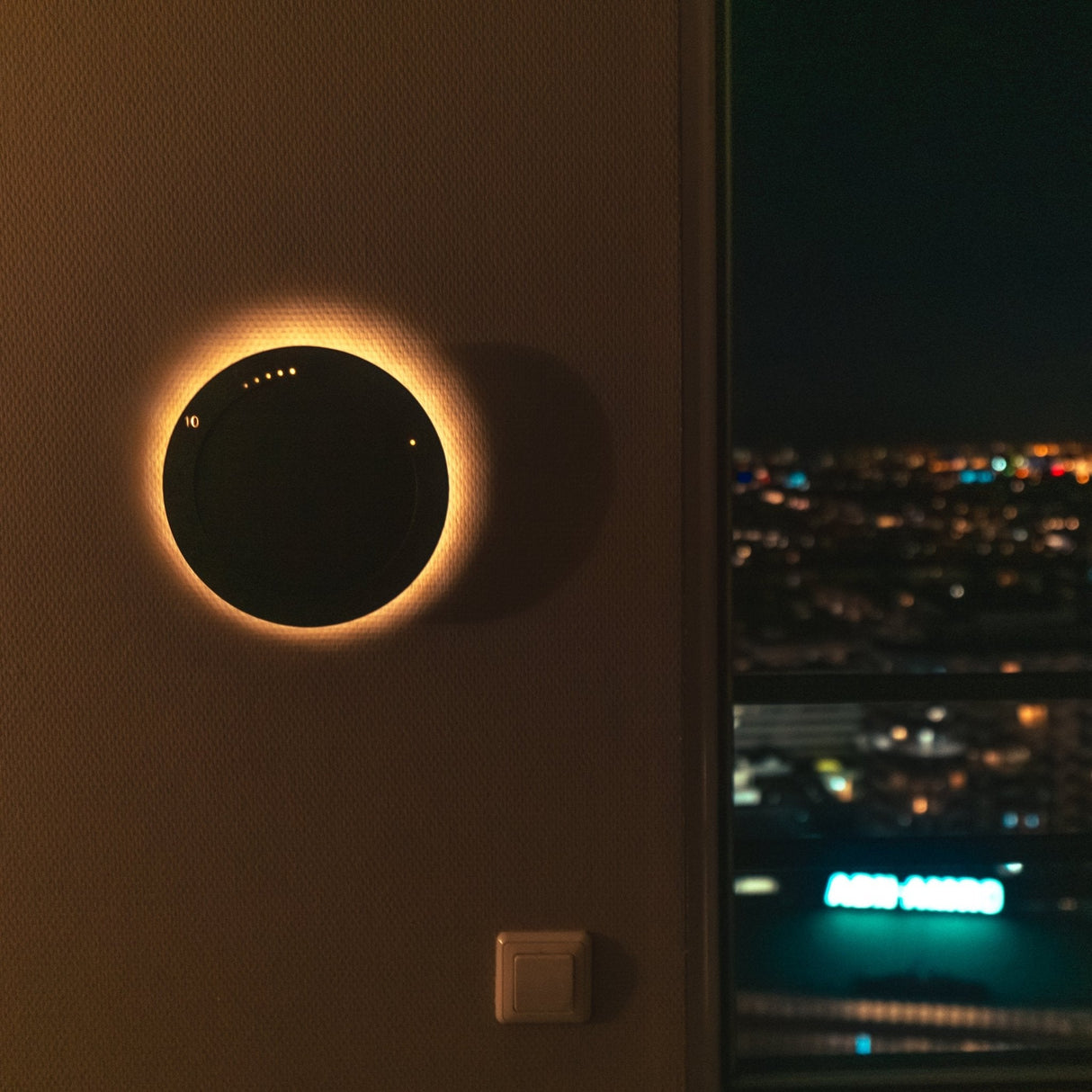 LED's Light Solar Wandklok voor Buiten - Draadloos op zonne-energie - Automatisch aan/uit - 22 cm