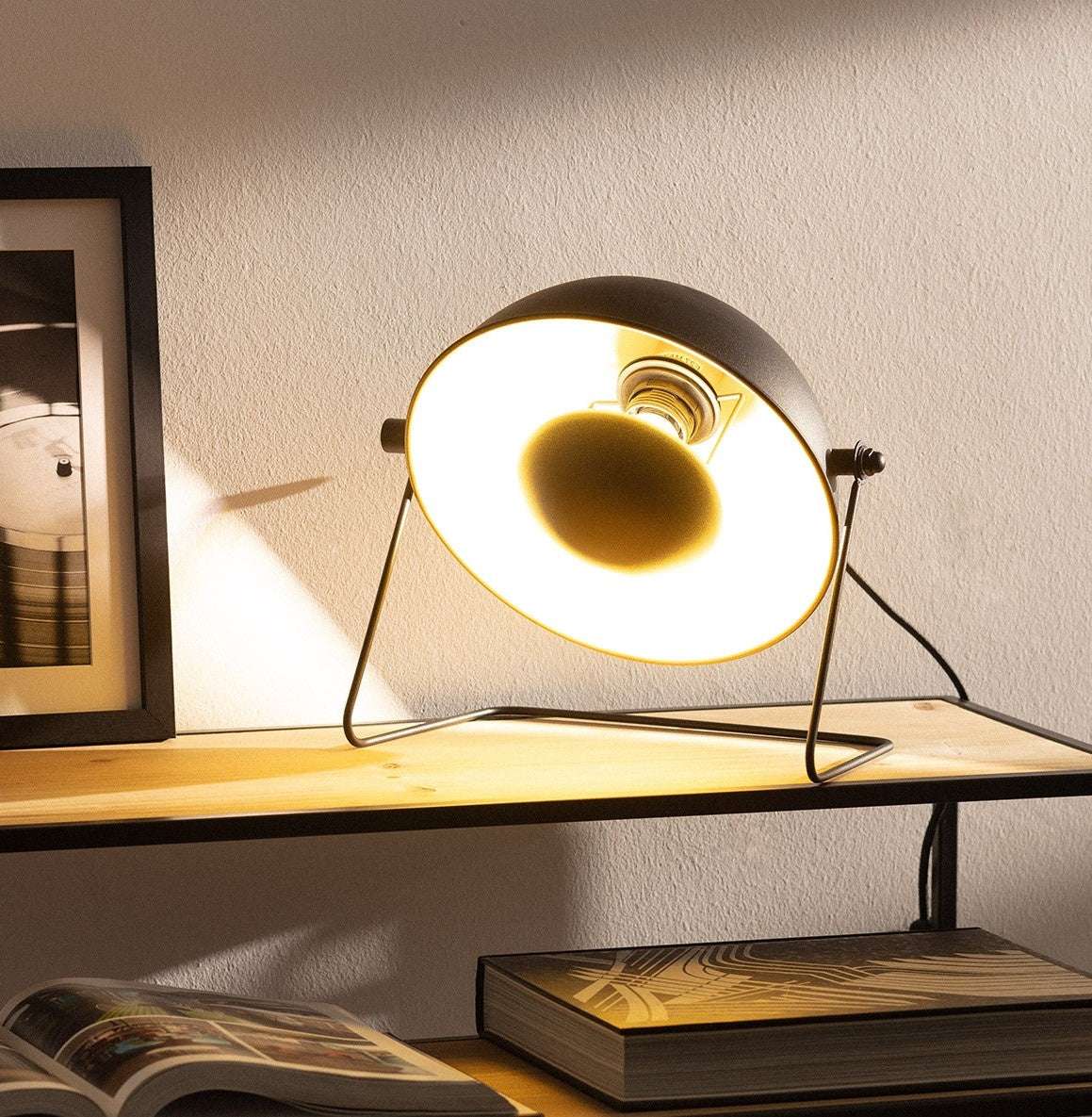 Tafellamp industrieel | modern design | buiten zwart - binnen goud | 30cm x 30cm - LEDPLANET.NL