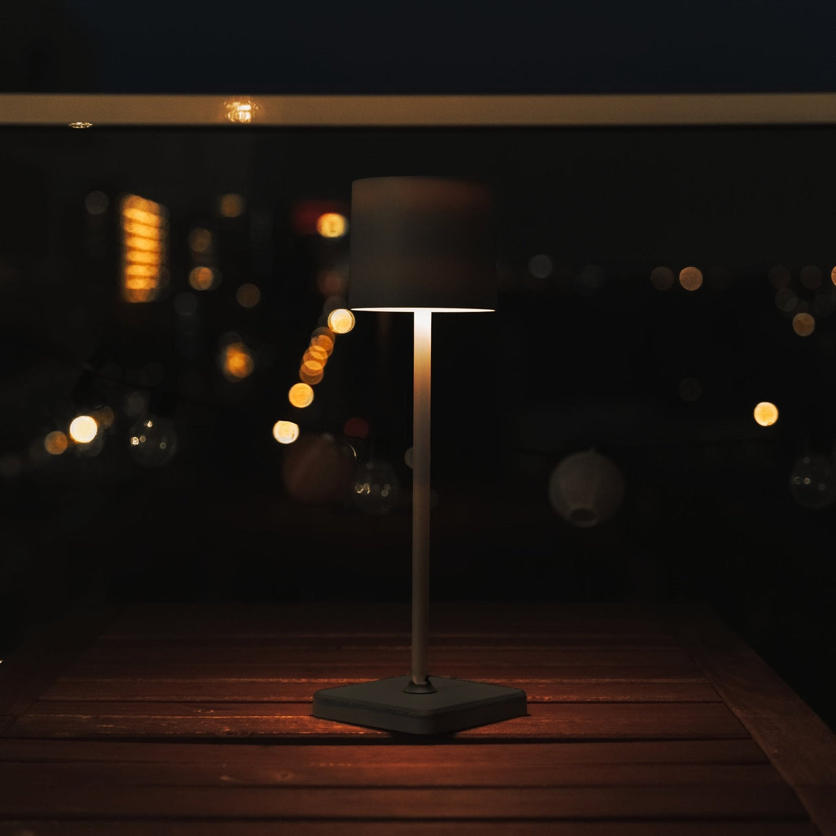 LED Tafellamp 175 lumen - Oplaadbaar - Dimbaar - 3 Lichtkleuren - IP54 - Zwart