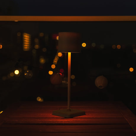 Lampe de table LED 175 lumens - Rechargeable - Intensité variable - 3 couleurs de lumière - IP54 - Noire